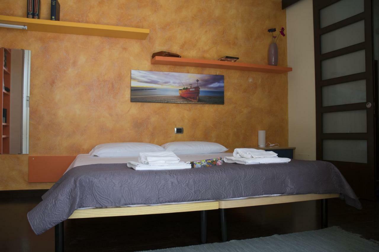 Bed and Breakfast Casa Domi Конверсано Экстерьер фото